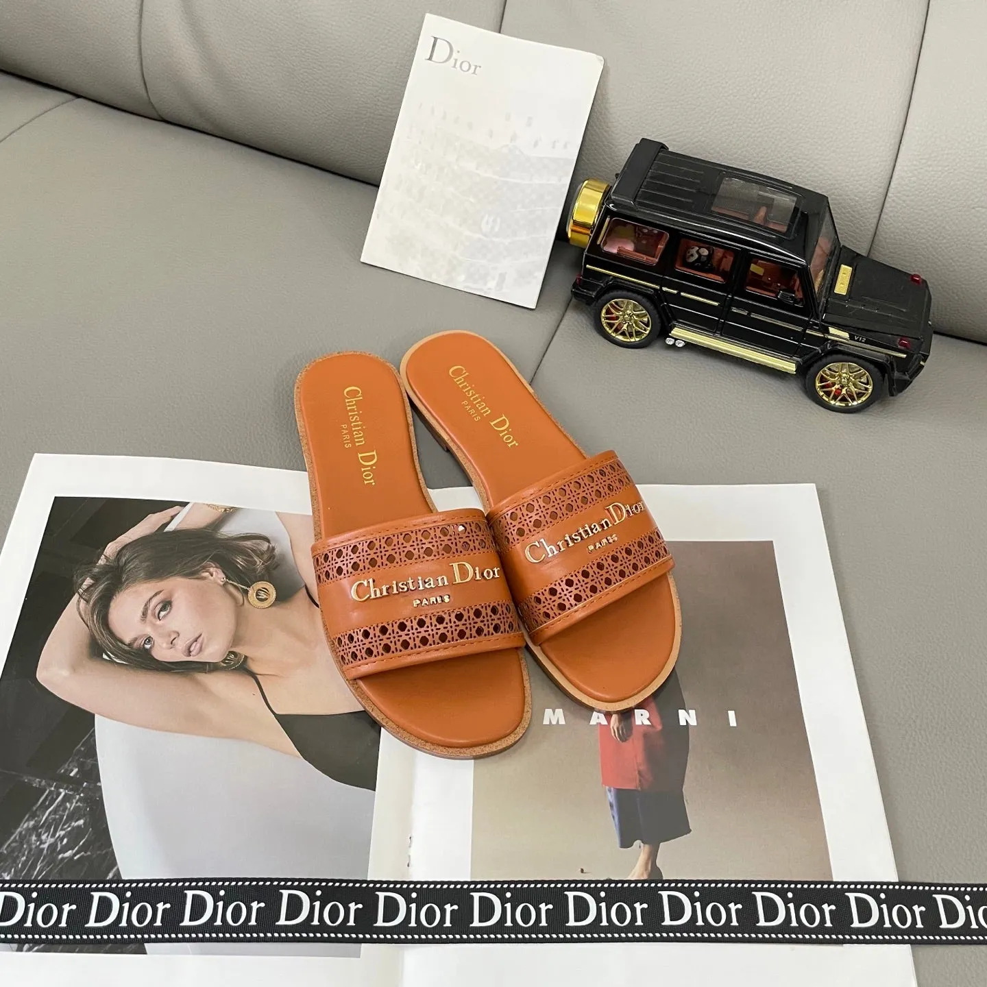 2025 New Hollow Out Flat Shoes