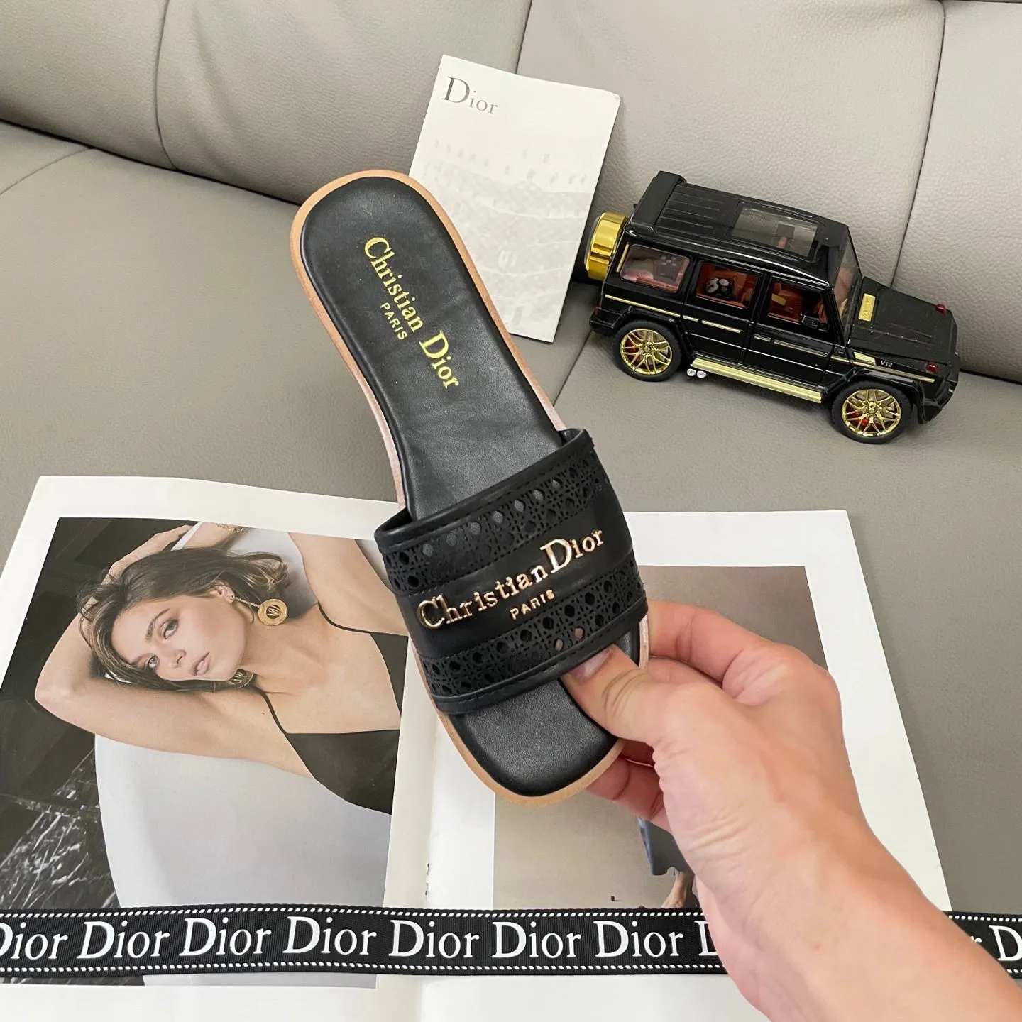 2025 New Hollow Out Flat Shoes