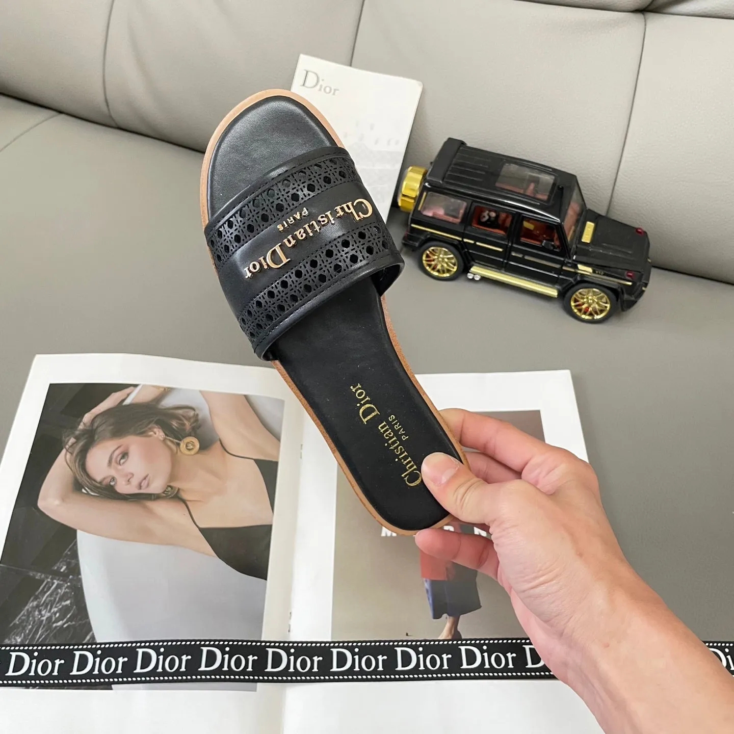 2025 New Hollow Out Flat Shoes