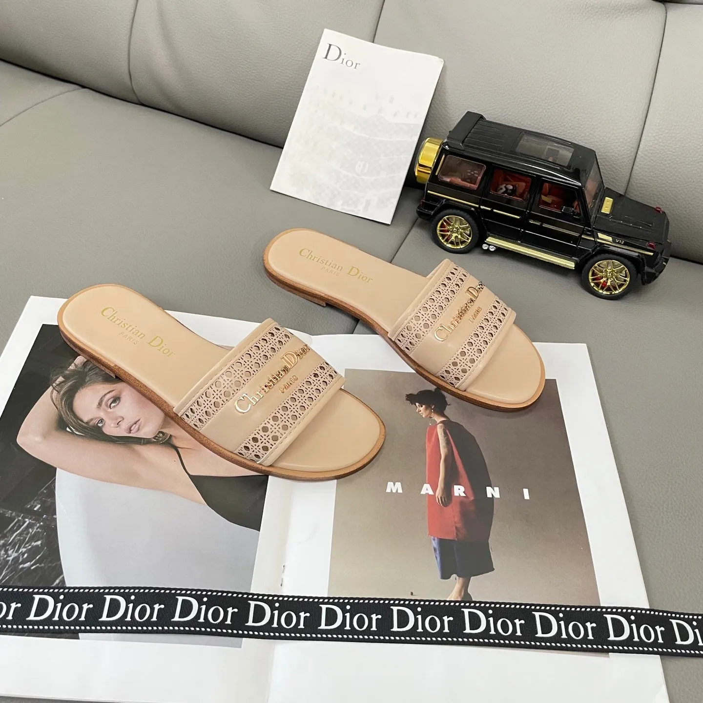 2025 New Hollow Out Flat Shoes