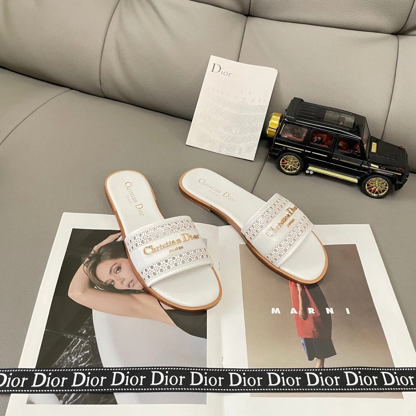 2025 New Hollow Out Flat Shoes