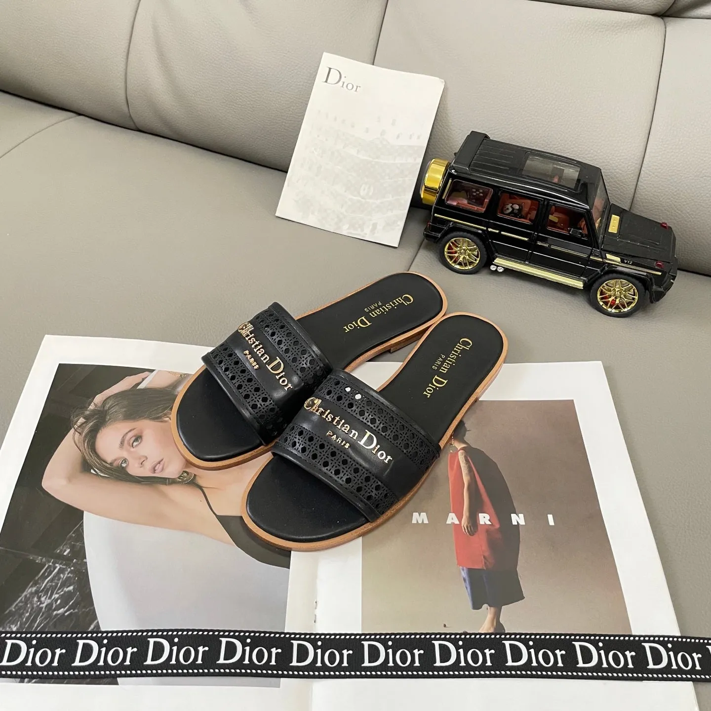 2025 New Hollow Out Flat Shoes