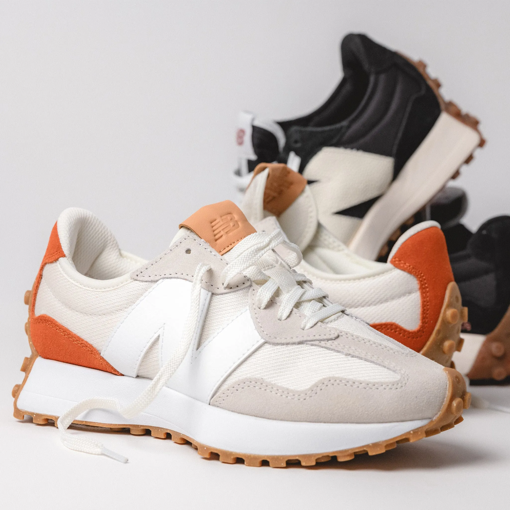 327 V1 - RUST - SUEDE/MESH