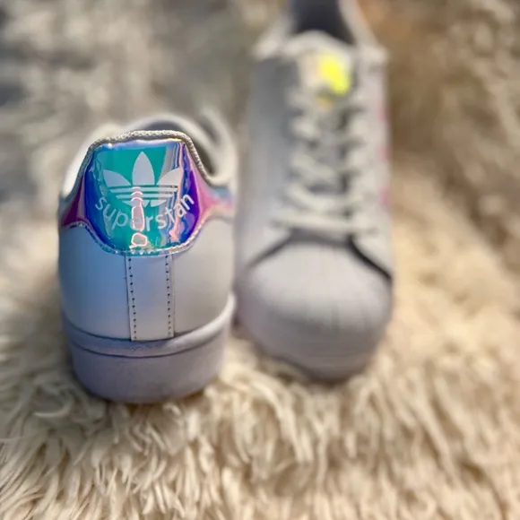 Adidas Stan Smith VS Superstar Shoes Big Kid Size 6/Women 7.5, White/Iridescent