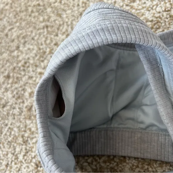 Alo Yoga Ribbed Wellness Sports Bra in Light Grey Size Small