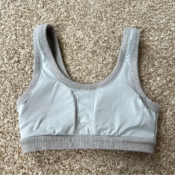 Alo Yoga Ribbed Wellness Sports Bra in Light Grey Size Small