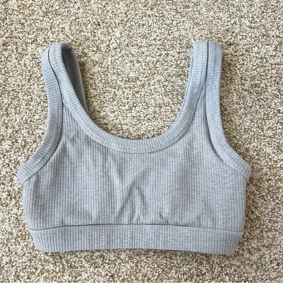 Alo Yoga Ribbed Wellness Sports Bra in Light Grey Size Small