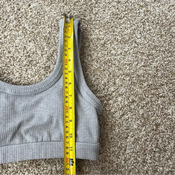 Alo Yoga Ribbed Wellness Sports Bra in Light Grey Size Small