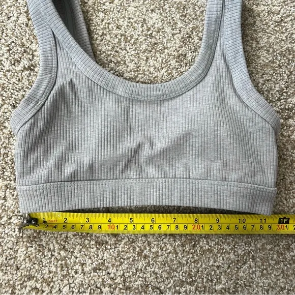 Alo Yoga Ribbed Wellness Sports Bra in Light Grey Size Small