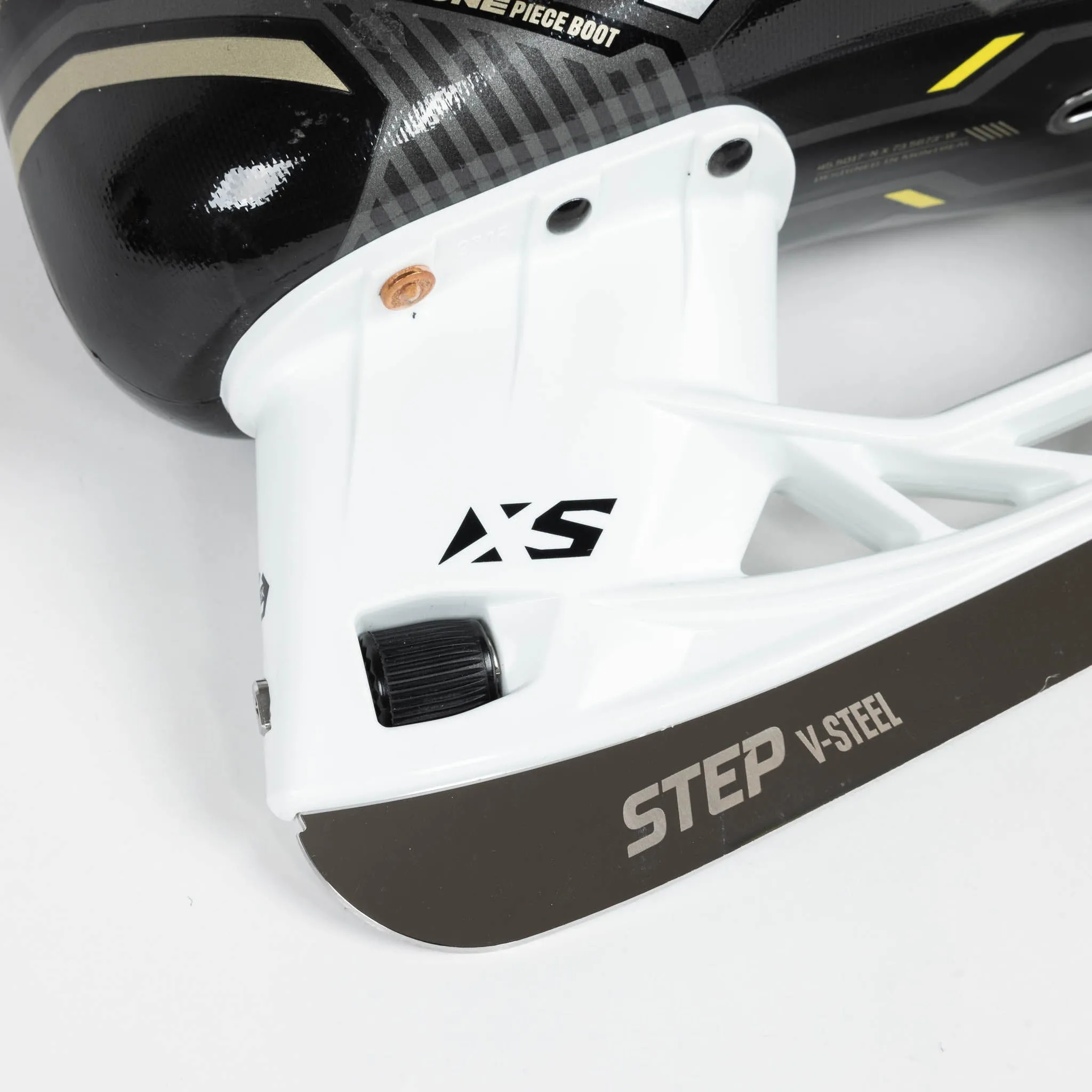 CCM Tacks AS590 Intermediate Hockey Skates