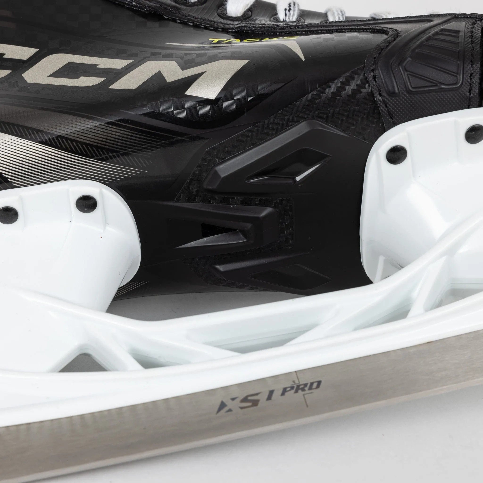 CCM Tacks XF80 Intermediate Hockey Skates