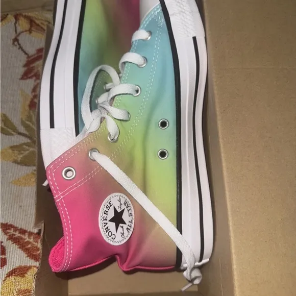 Converse Size 7 Chuck Taylor All Star HI TOP Rainbow Shoes
