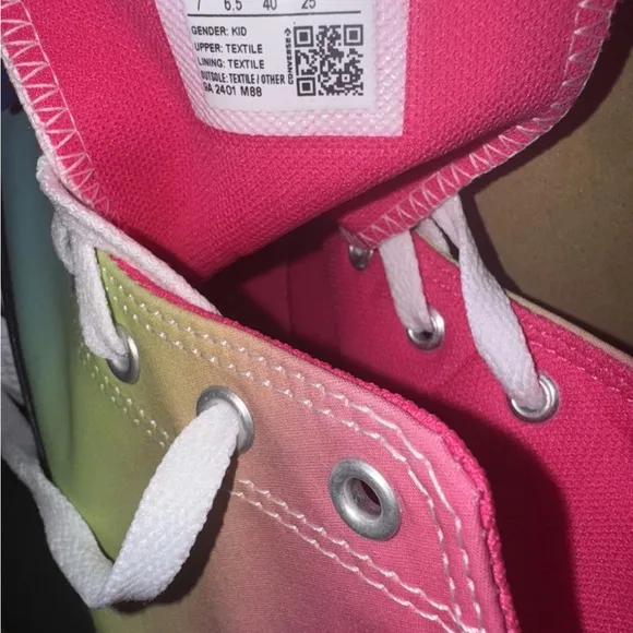 Converse Size 7 Chuck Taylor All Star HI TOP Rainbow Shoes