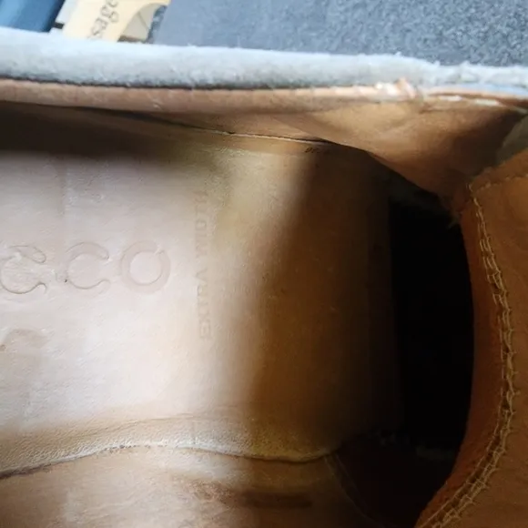 ECCO Tan dress shoes 40