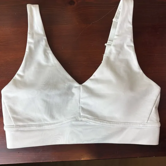 Fabletics All Day Every Day Low Impact Sports Bra Bundle of 2 Medium White Camo