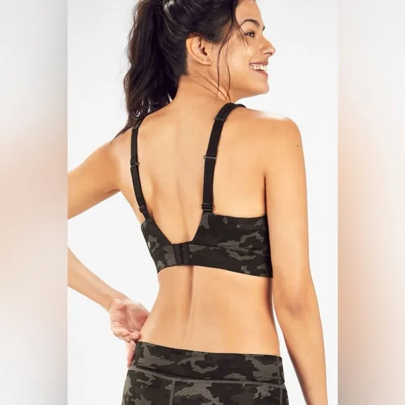 Fabletics All Day Every Day Low Impact Sports Bra Bundle of 2 Medium White Camo