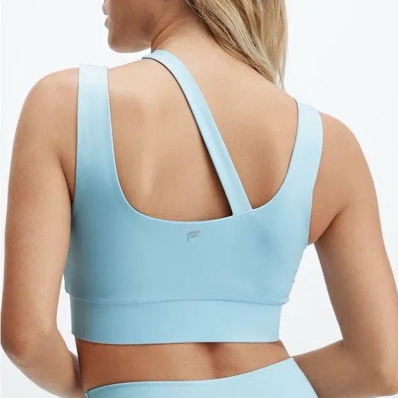 Fabletics Callie Medium Impact Sports Bra in Sky Way Blue Size Medium