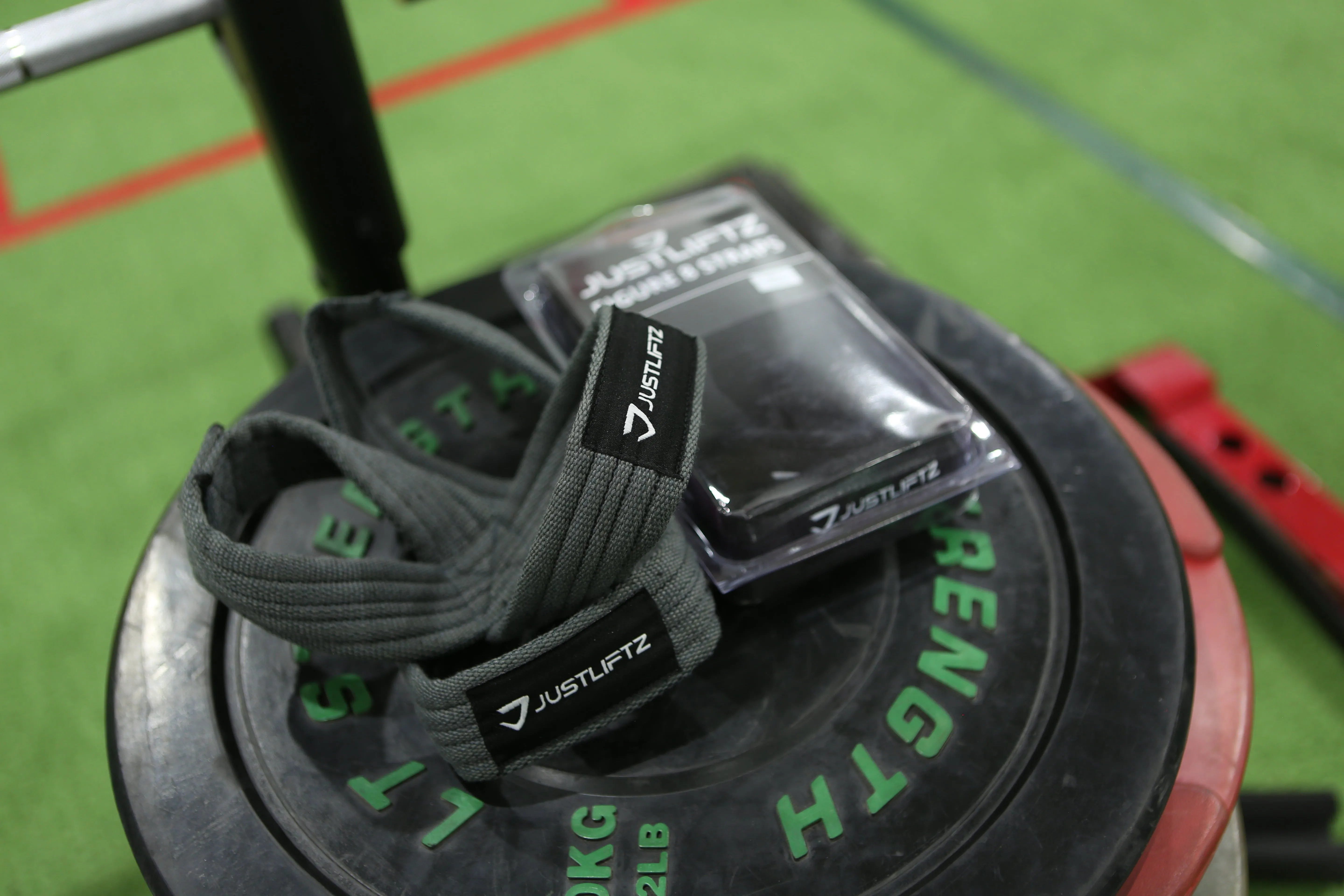 FIGURE 8 LIFTING STRAPS - GREY
