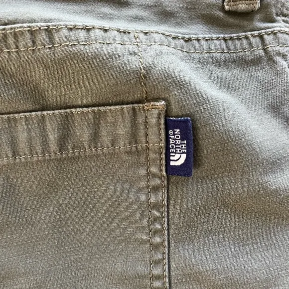 Green The Noeth Face Day hike shorts
