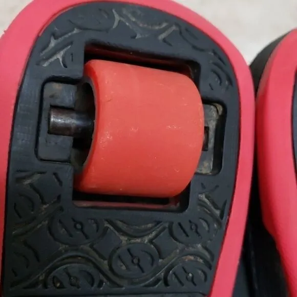 HEELYS SKATE SHOES, SIZE 6
