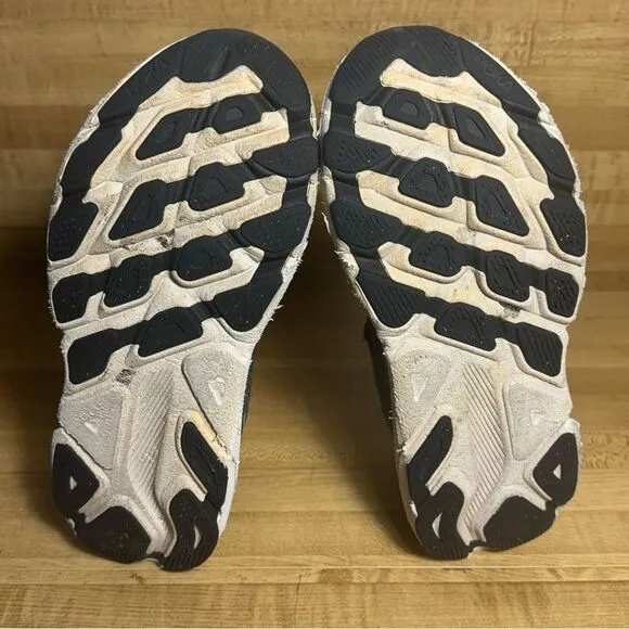 Hoka One One Y Clifton 9 Shoes Youth Size 4 MD 1131170-BWHT Black White
