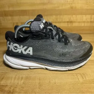 Hoka One One Y Clifton 9 Shoes Youth Size 4 MD 1131170-BWHT Black White