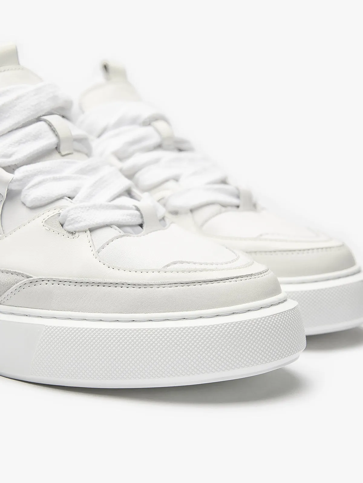 LE SKATEUR - WHITE