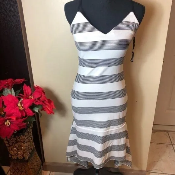 Line &amp; Dot Asymmetrical Hem Dress White Black Medium Womens Resport Vacation