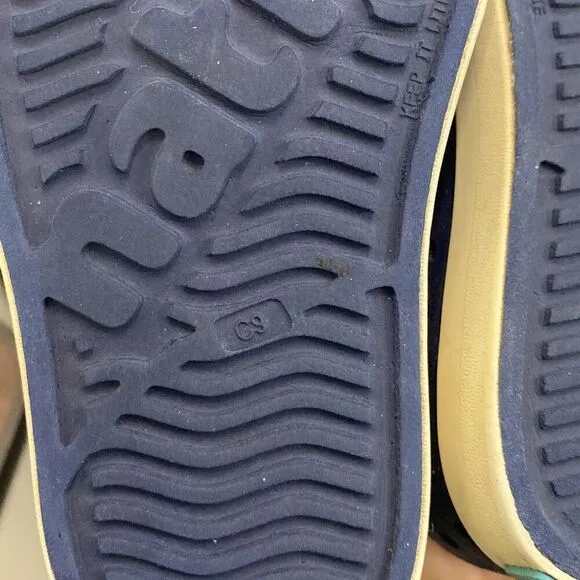 Native Jeffersons kid size 9