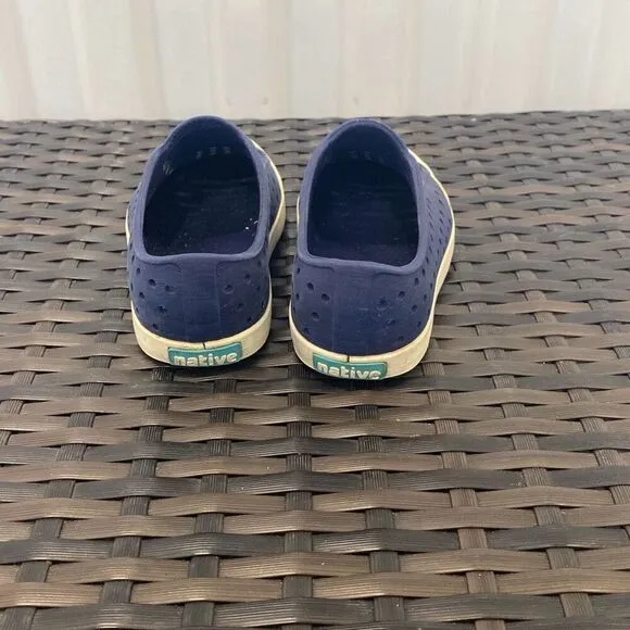 Native Jeffersons kid size 9