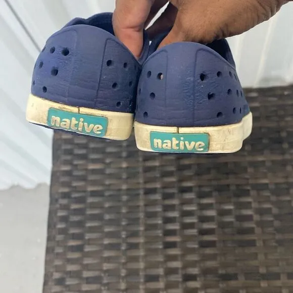 Native Jeffersons kid size 9