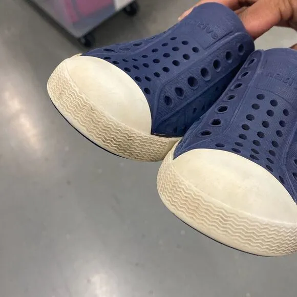Native Jeffersons kid size 9