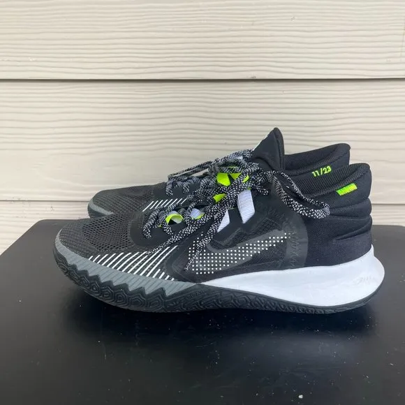 Nike Men's Kyrie Flytrap Black and White Shoes Sneakers Sz 9.5 Style CZ4100-002