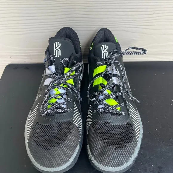 Nike Men's Kyrie Flytrap Black and White Shoes Sneakers Sz 9.5 Style CZ4100-002