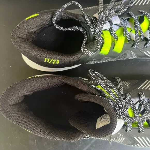Nike Men's Kyrie Flytrap Black and White Shoes Sneakers Sz 9.5 Style CZ4100-002