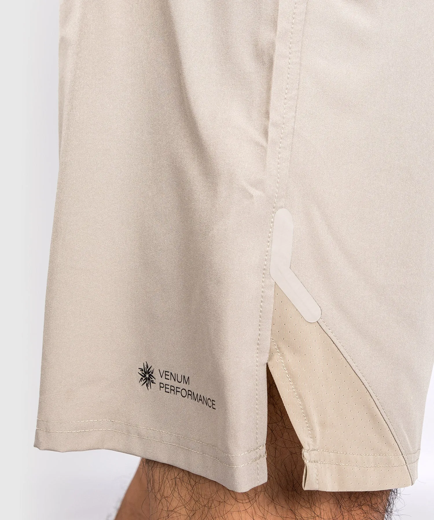 Pantaloncini da allenamento Venum G-Fit Air - Sabbia