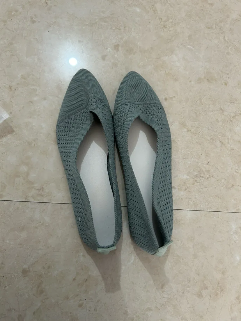 Plus Size Solid Color Pointed Flat Soft Sole Thin Shoes