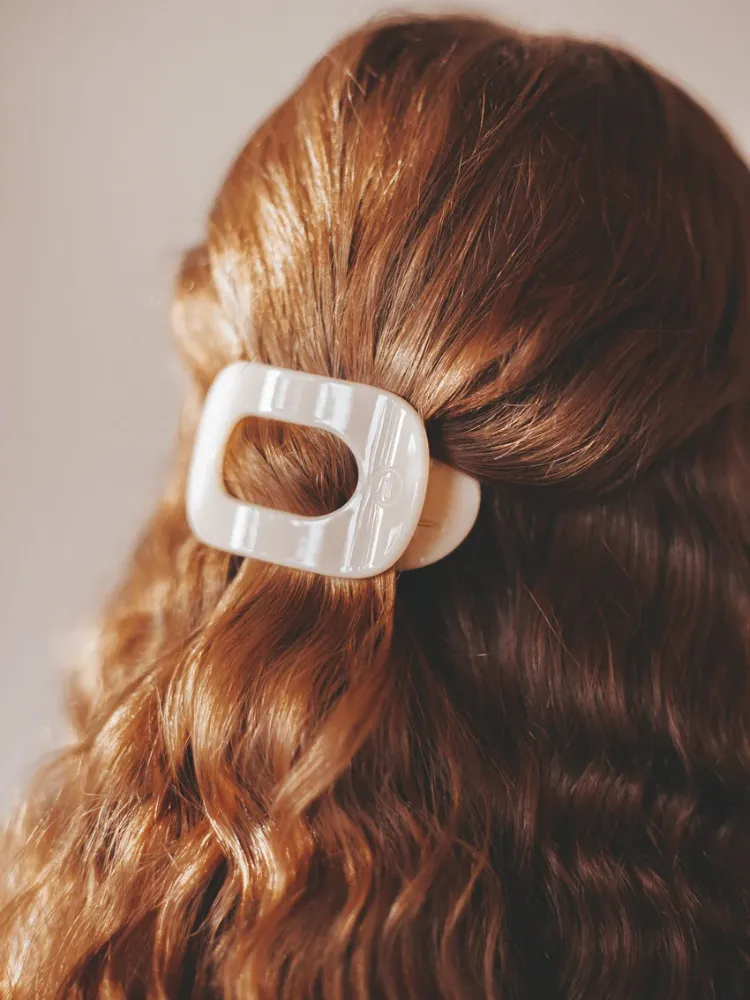 Teletie Small Flat Round Clip - Almond Beige