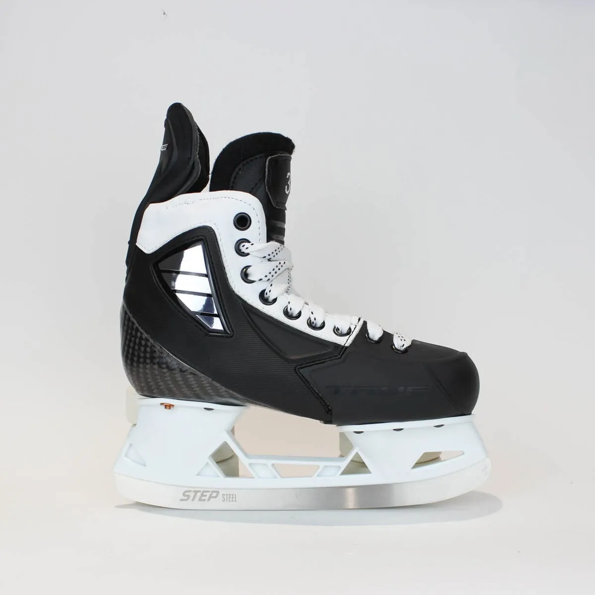 TRUE Player Junior Hockey Skates - Pro Stock - VH Holder - White Side - Size 4