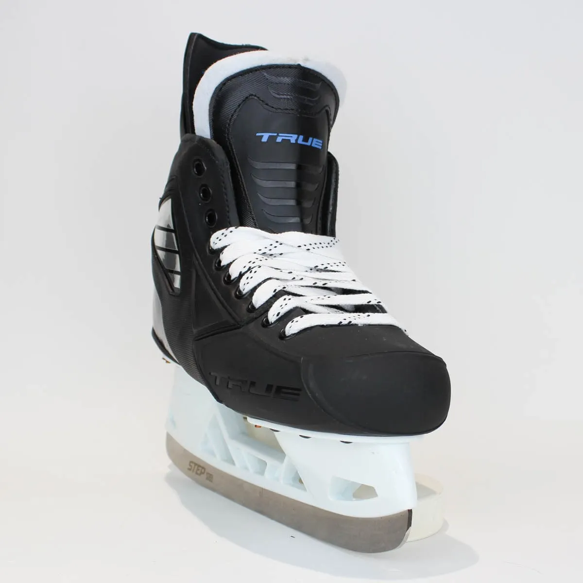 TRUE Player Senior Hockey Skates - Pro Stock - VH Holder - White Felt Tongue - Size 7