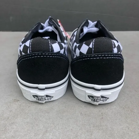 VANS Kids' Ward Low Top Sneaker /Big Kid