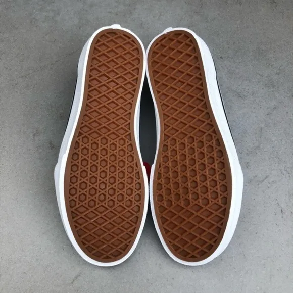 VANS Kids' Ward Low Top Sneaker /Big Kid