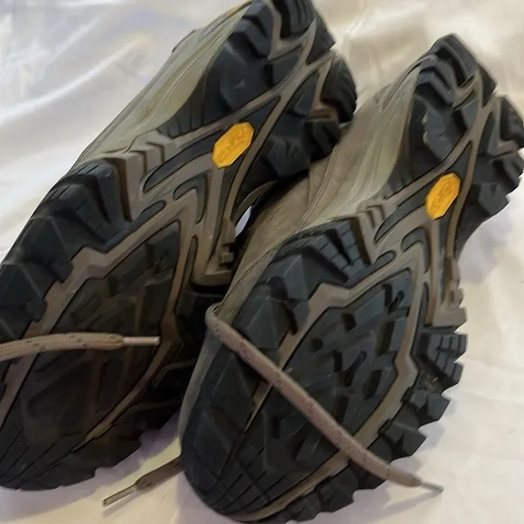 VASQUE Vibration Ultra Dry Hiking Shoe, Men’s Size 9M, Used once