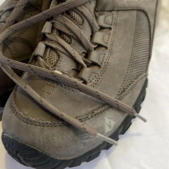 VASQUE Vibration Ultra Dry Hiking Shoe, Men’s Size 9M, Used once