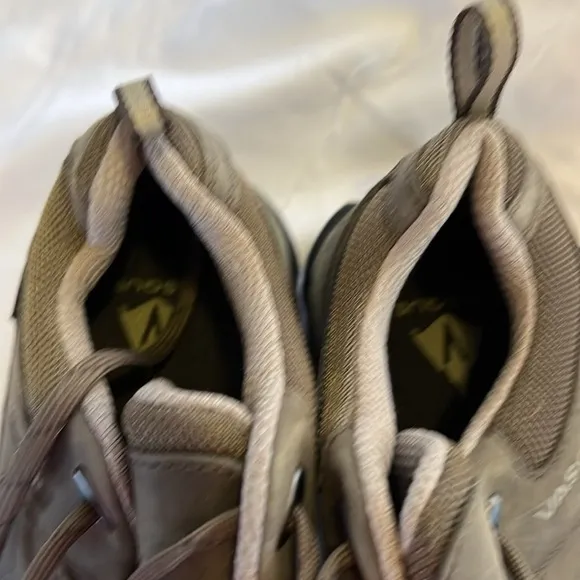 VASQUE Vibration Ultra Dry Hiking Shoe, Men’s Size 9M, Used once