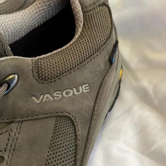 VASQUE Vibration Ultra Dry Hiking Shoe, Men’s Size 9M, Used once