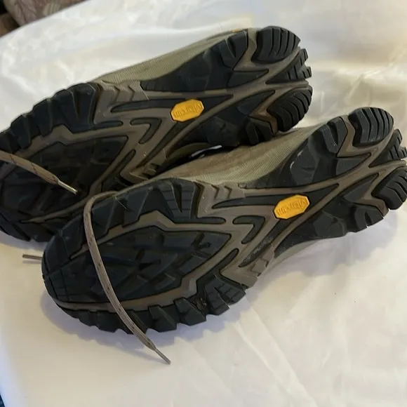 VASQUE Vibration Ultra Dry Hiking Shoe, Men’s Size 9M, Used once