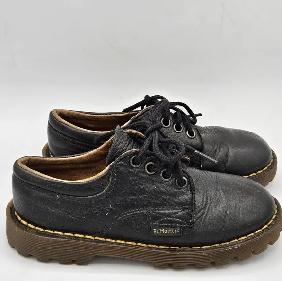 Vintage kids Dr. Martens Made in England AW004 kids size 11 EU 10