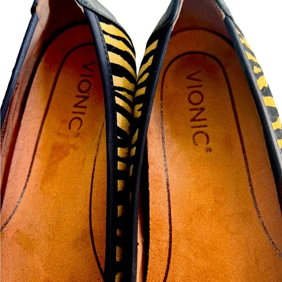 Vionic ladies ballet flat style leather Minna  tiger print size 8 excell…
