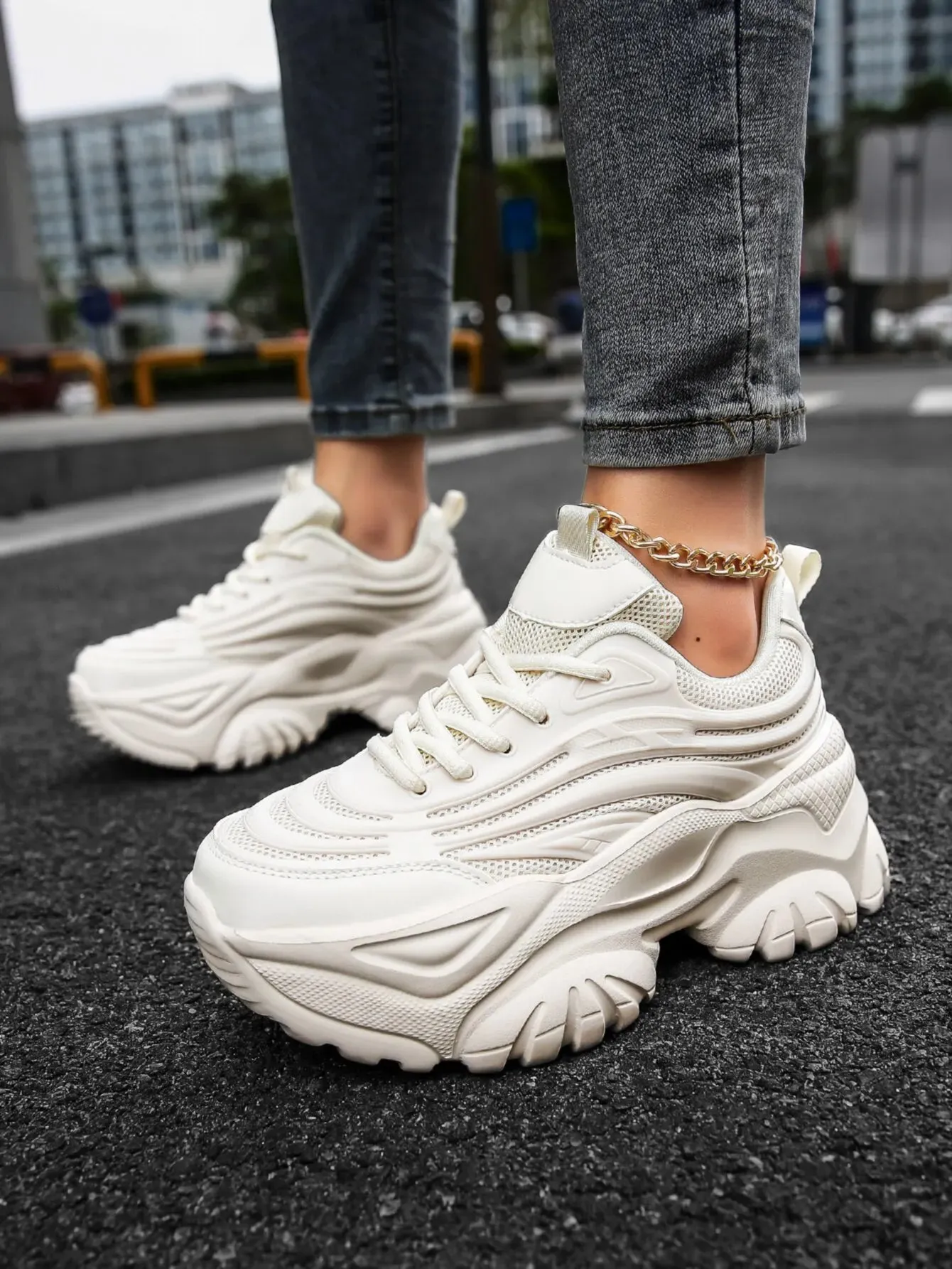 Women's Casual Sports Shoes Solid Color Ultra-light Height-increasing Running Shoes Comfortable and Versatile Daily Casual Shoes